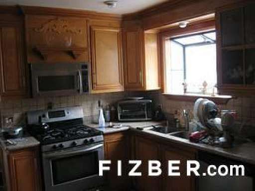 3rd image of 23951 Gilmore St