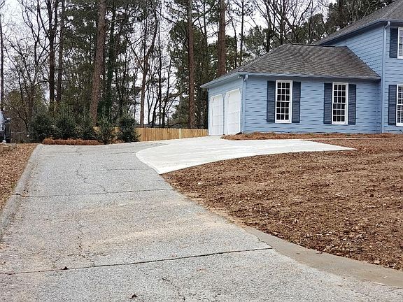 3rd image of 4074 Rivermeade Dr