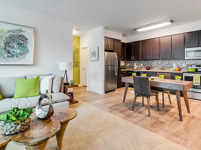Emme — Photo 10