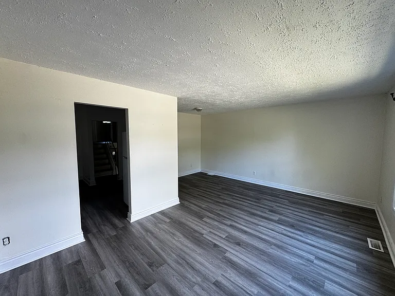 7 Calderwood Dr #1 — Photo 3