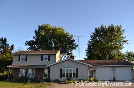 Quiet Country Living
						:
						Brick Vinyl Maintenance free exterior 
Expect to be impressed when you step in