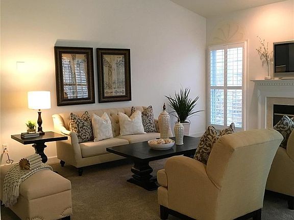 4th image of 656 Spyglass Summit Dr