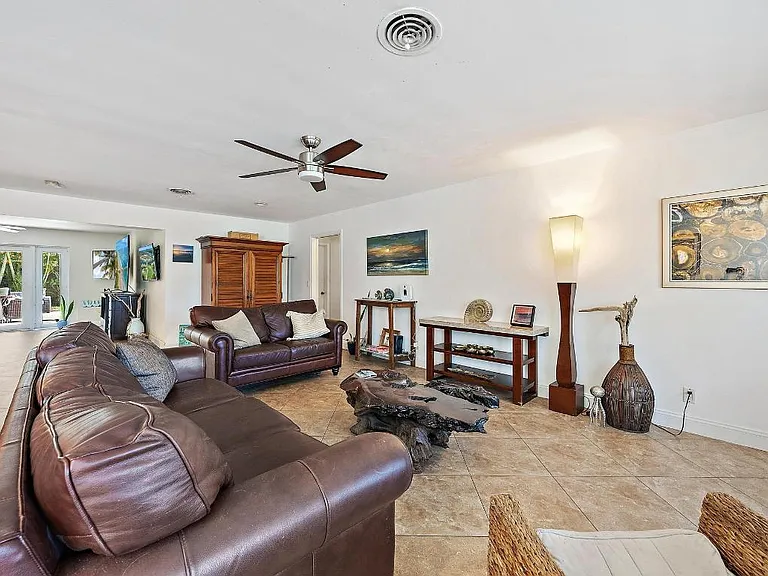 409 Lighthouse Dr — Photo 7
