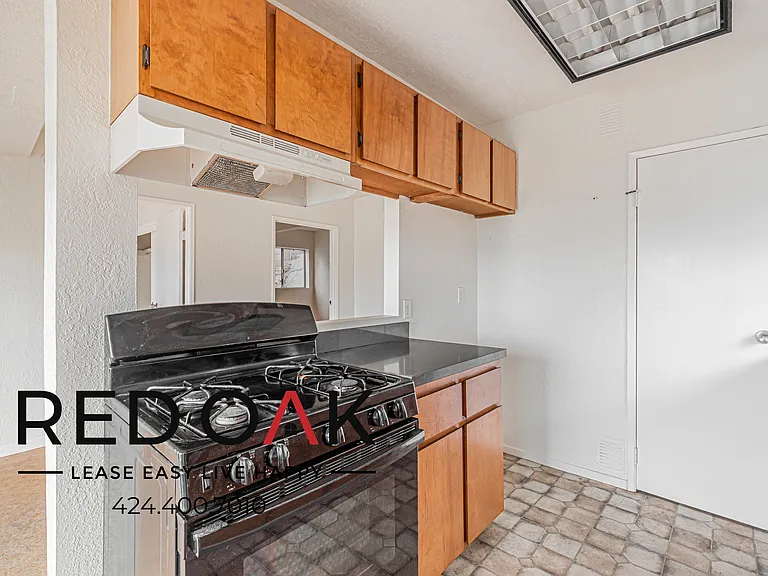 476 1/2 Crane Blvd #476-1/2 — Photo 10