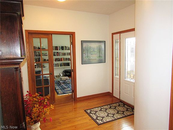2nd image of 5021 Burgundy Bay Blvd N