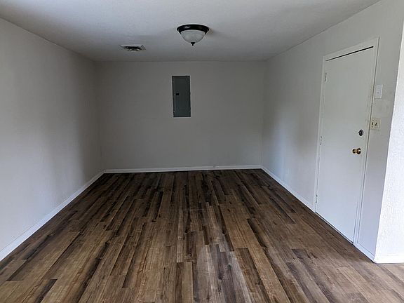 4th image of 2340 NW Lincoln Ave