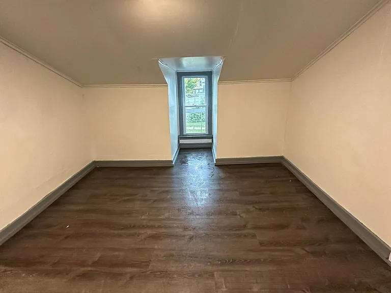 107 S Roberts Rd — Photo 24