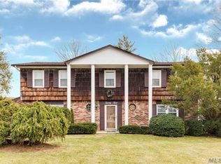 23 Markwood Ln, East Northport, NY 11731