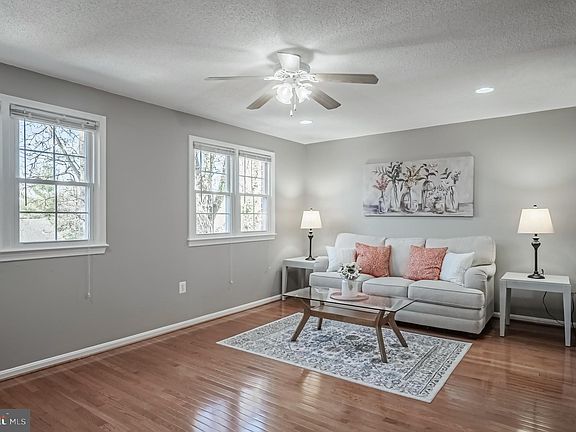 3rd image of 4714 Kandel Ct