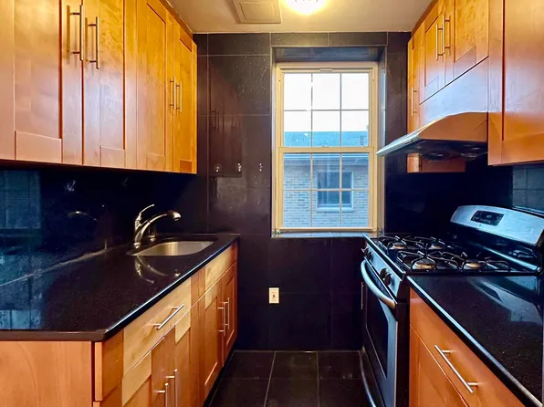 69 Bay 20th Street image 14 of 23