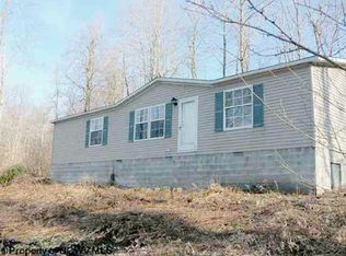 553 Hidden Acres Dr, Bruceton Mills, WV 26525