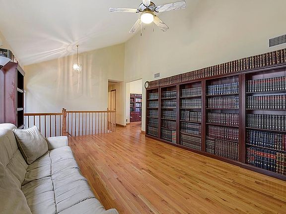 4th image of 131 Heath Pl