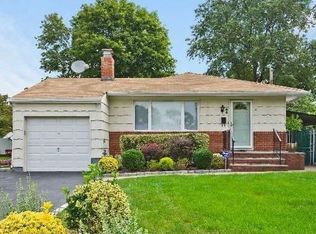68 West Ave, Hicksville, NY 11801