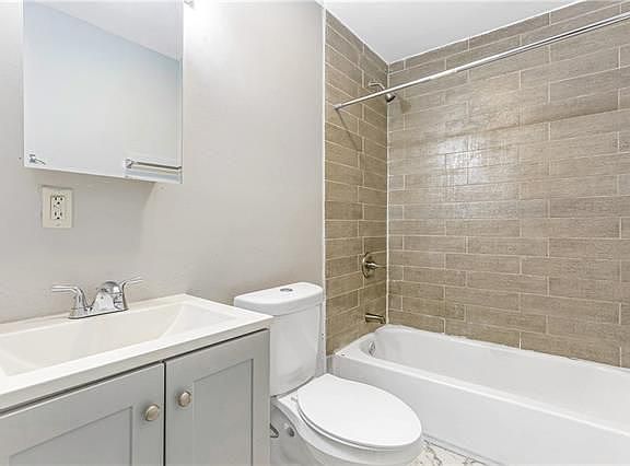4th image of 9135 Edinburgh St Unit B