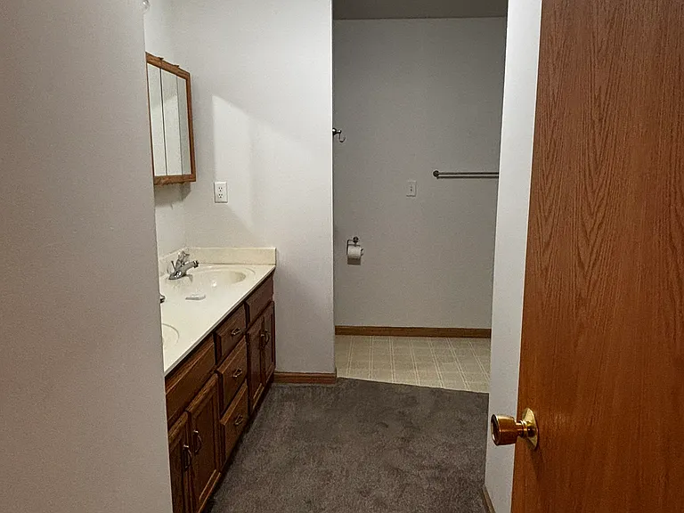 1545 Helen Ct — Photo 24