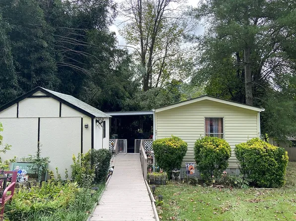 23 Nuthatch Rd, Hendersonville, NC 28792