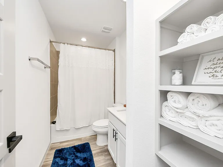 202 Serena Park Ln — Photo 11