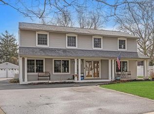4 Pequa Ln, Commack, NY 11725