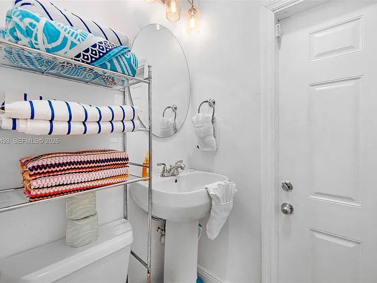 7711 Coquina Dr — Photo 17