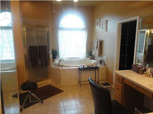 3rd image of 6002 Chapman Cir