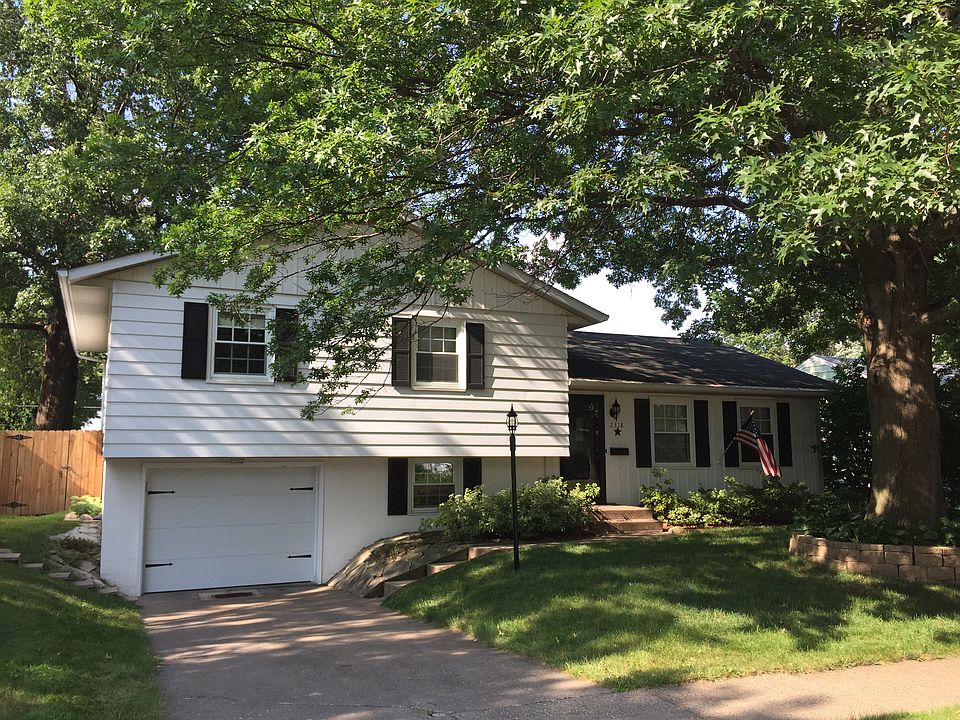 Ready to move in split level