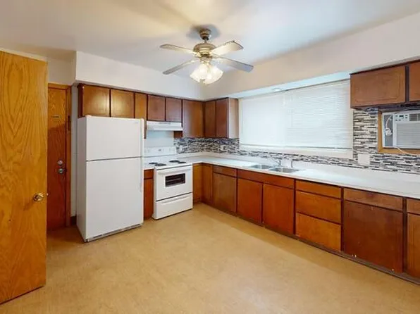 1429 N 21st St #4, Bismarck, ND 58501