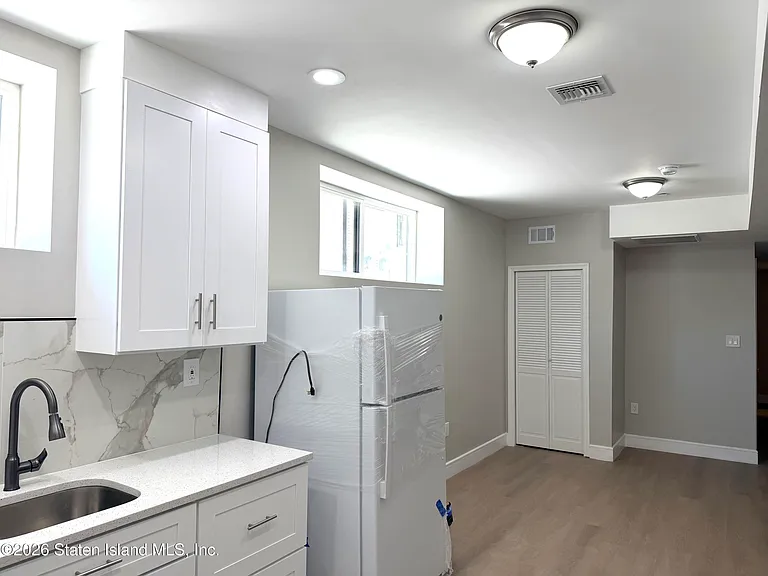 393 Philip Ave #2 — Photo 5