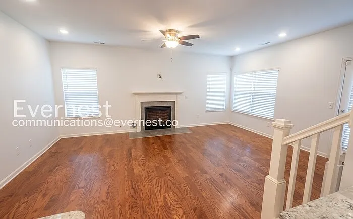 1084 Ashcraft Ave — Photo 8