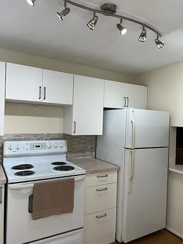 8350 Sunrise Lakes Blvd #204 Photo 1