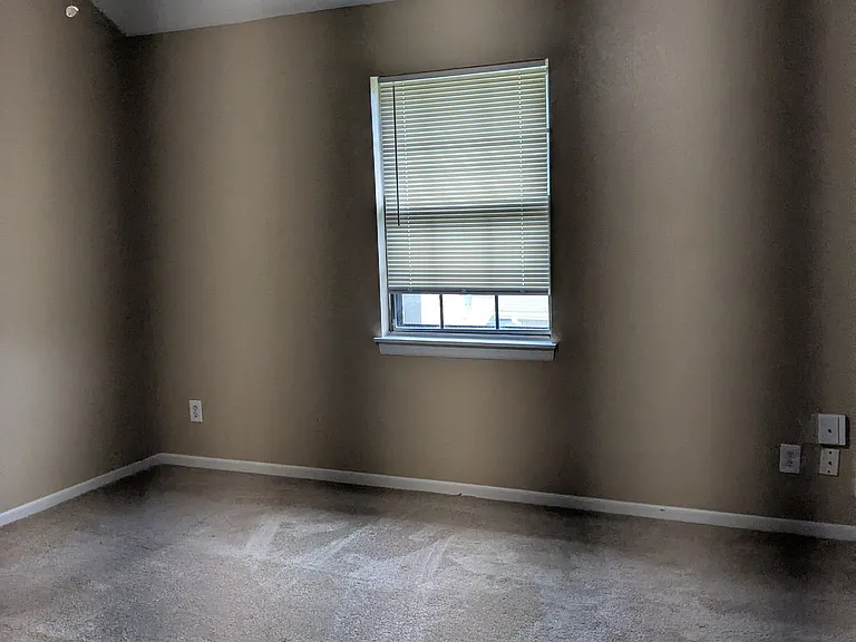 1826 NE Knollbrook Pl — Photo 18