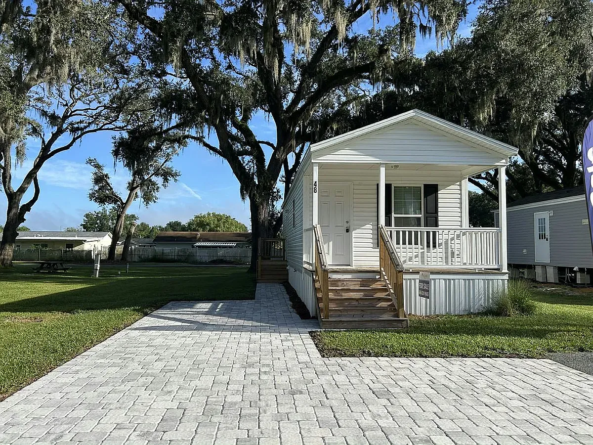 Country Oaks — Photo 1