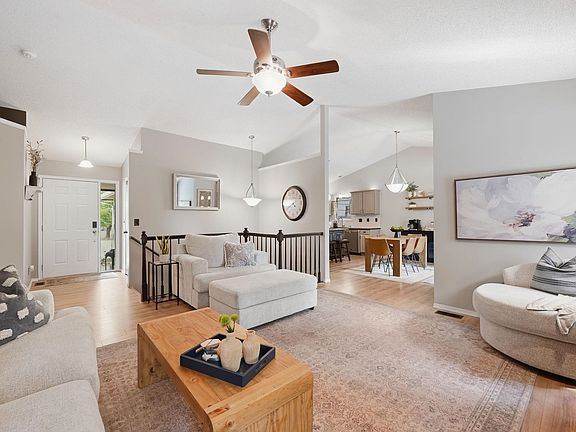 5th image of 11615 W May St