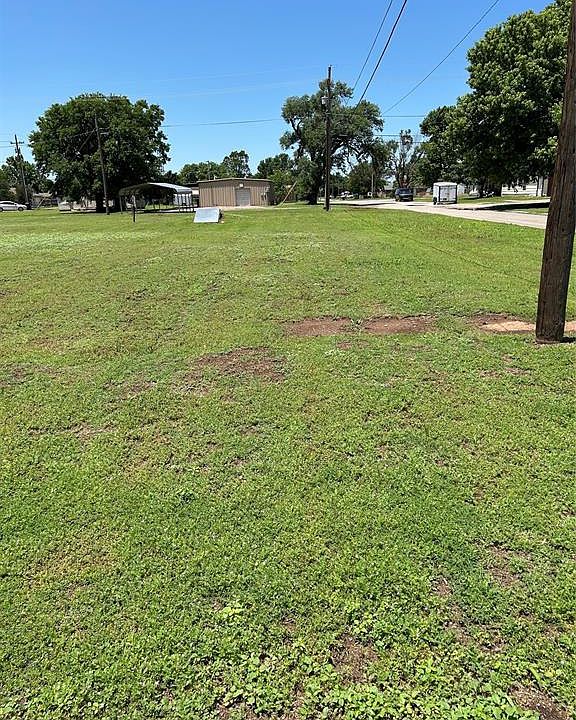 2nd image of 122 N 10th St Lot 1-2
