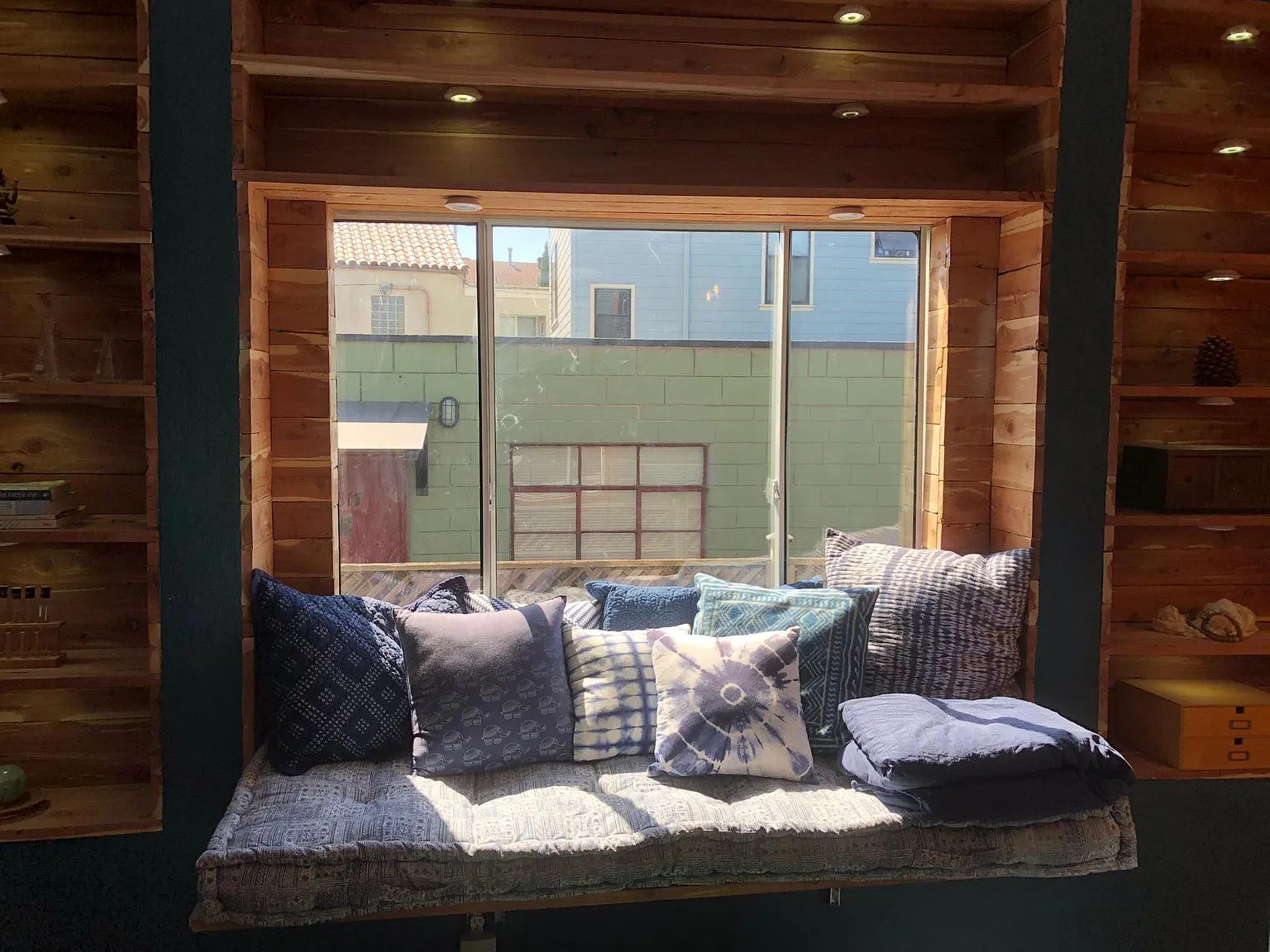 3208 Shattuck Ave — Photo 2