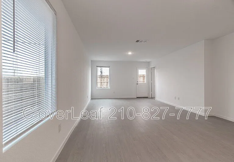 7922 Biggio Ln — Photo 8