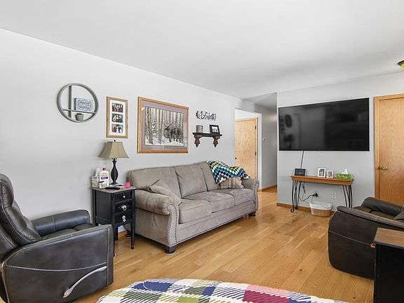 3rd image of 7631 Nine Mile Creek Road