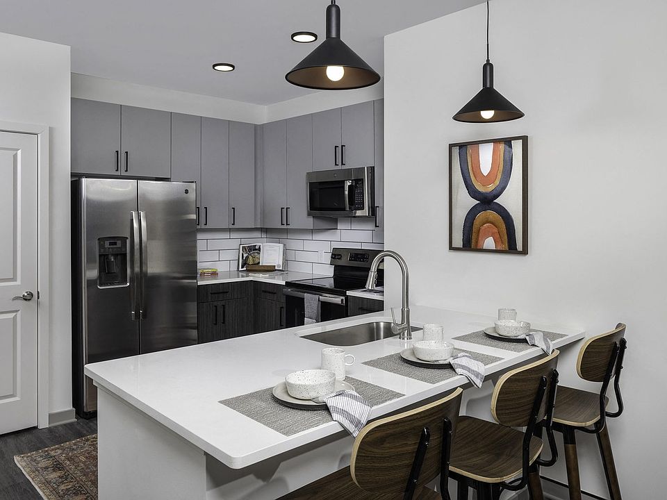 Our chef-inspired kitchens feature designer finishes and stainless steel appliances.