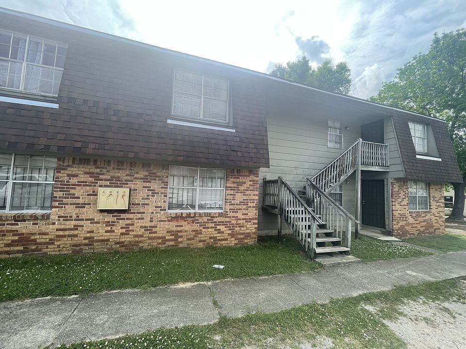 1st image of 837 Graymont Ave W APT A