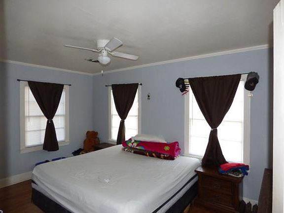 3rd image of 1025 Linda Ln