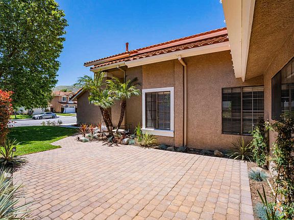 5th image of 450 Savona Way