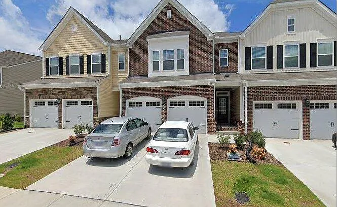 1103 Epiphany Rd — Photo 1