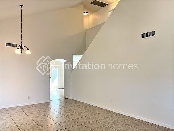 3rd image of 2187 W Vineyard Plains Dr