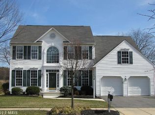 8221 Green Ice Dr, Pasadena, MD 21122