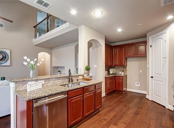 3rd image of 316 Bachman Creek Dr