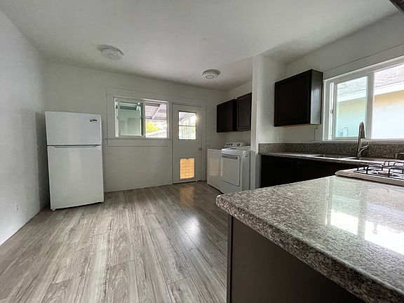 3rd image of 3346 La Clede Ave