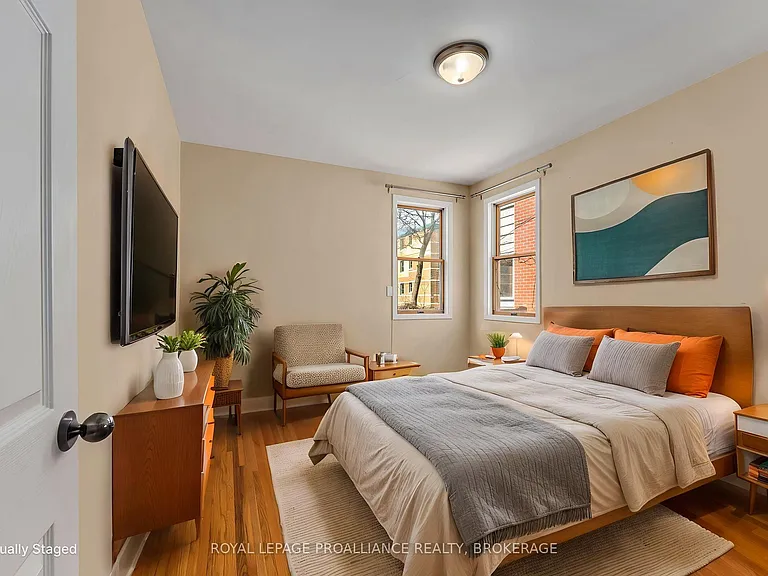 524 College St — Photo 22