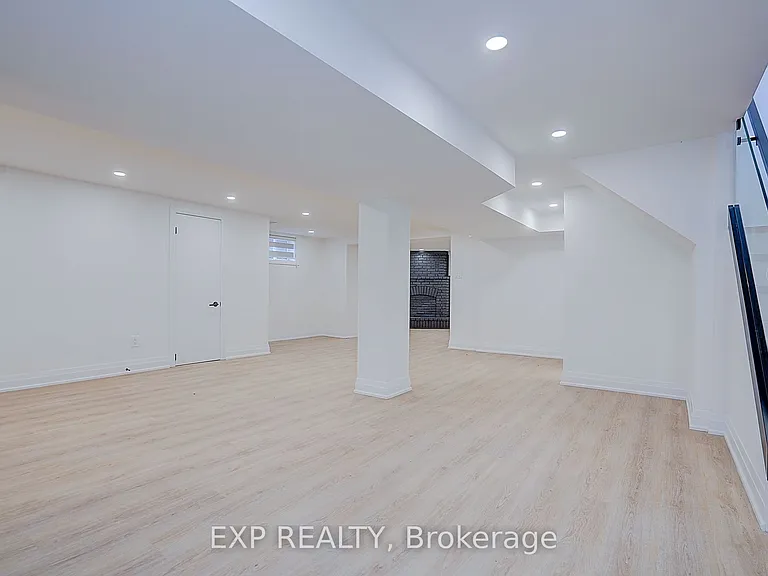 36 Vauxhall Dr #BASEMENT — Photo 8