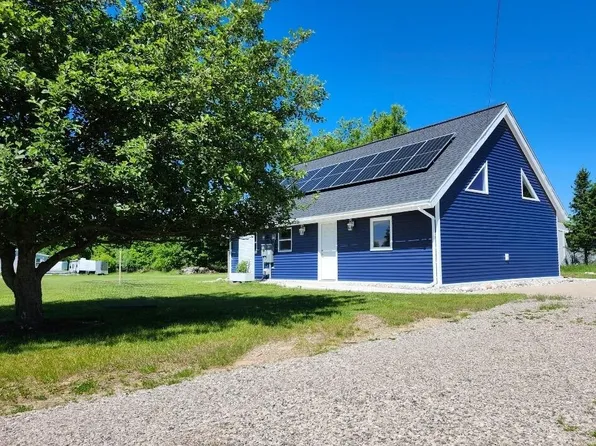 415 George St, Cheboygan, MI 49721