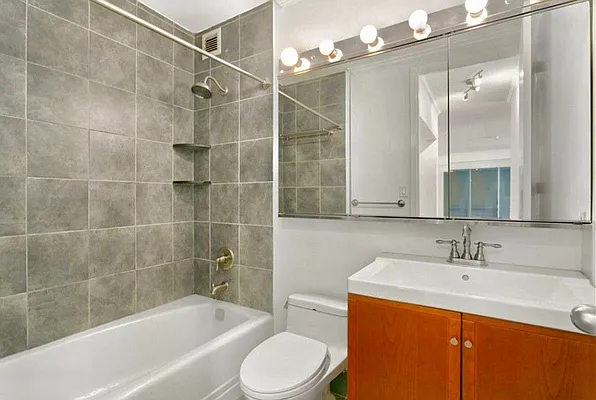 Rented by Level Group | media 4
