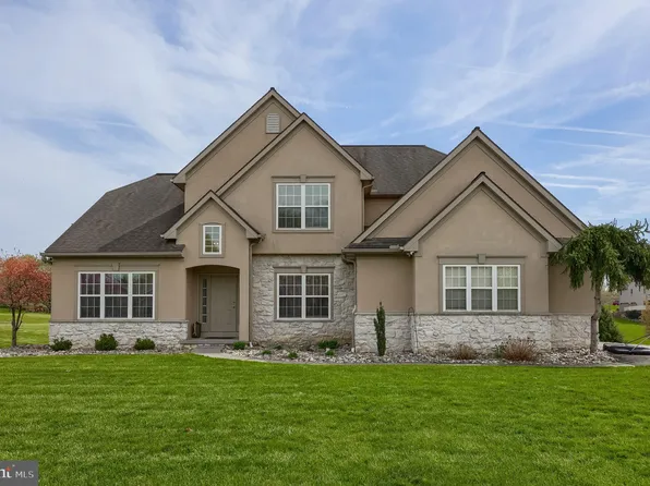 443 W Charlotte St, Millersville, PA 17551